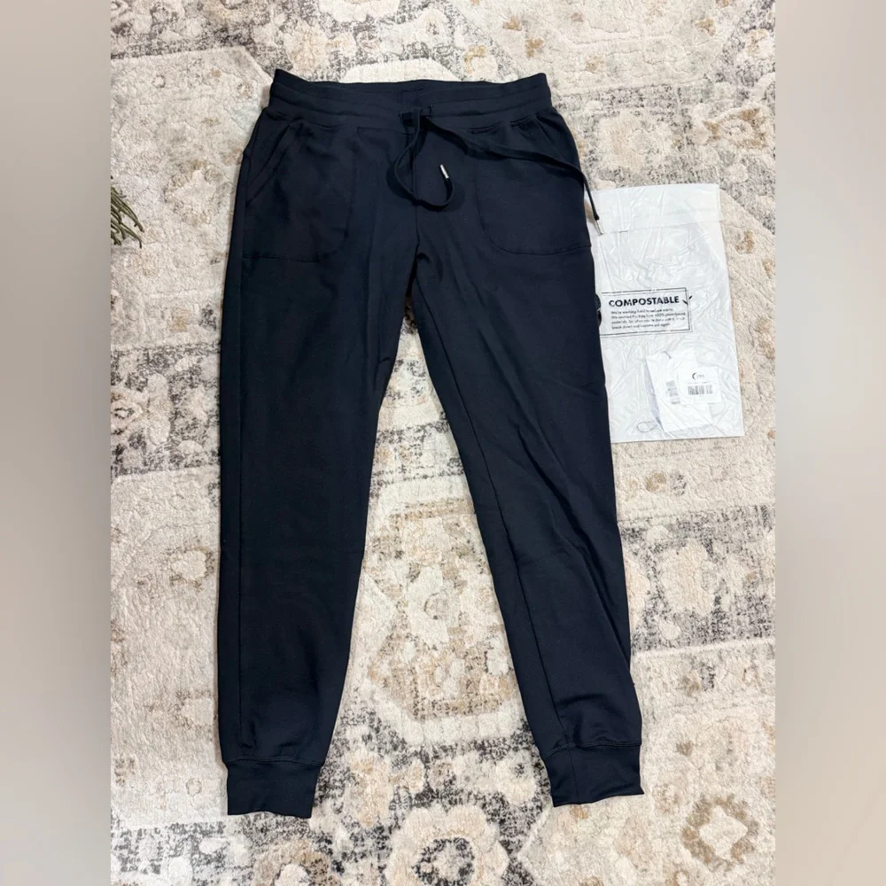 Zyia Black Unwind Jogger - Picture 2 of 4